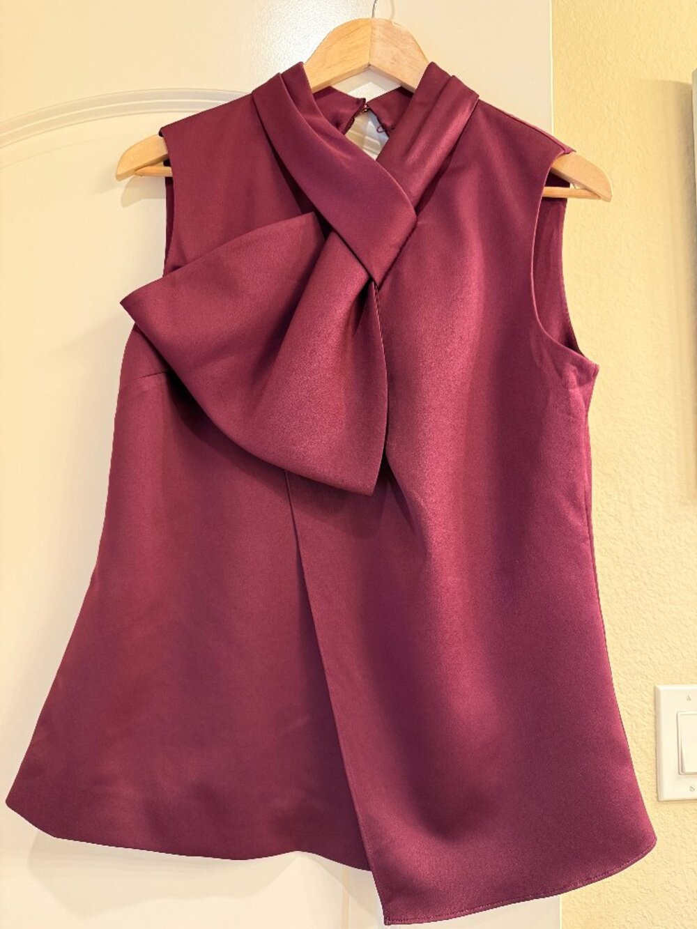 Ted Baker Twisted Bow Neck Sleeveless Top – Maroon – Size 2